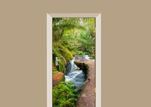 Deursticker kleine waterval in de jungle