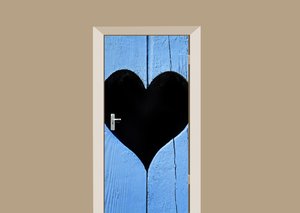 Deursticker houten deur met hart blauw